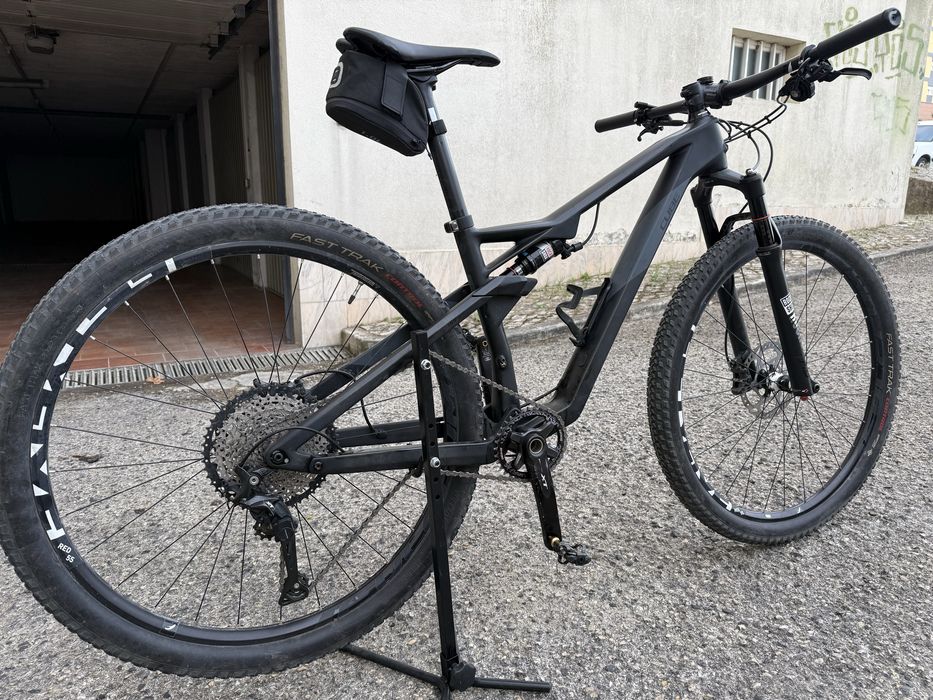 Cube AMS 100 C:68 Race 2020 (Carbono) - Shimano XT - RockShox - Tamanho M