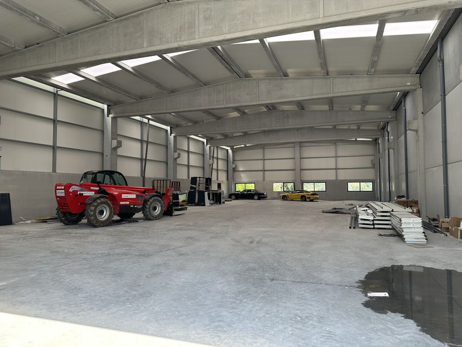 Pavilhões Industriais com 800m2 e 400m2