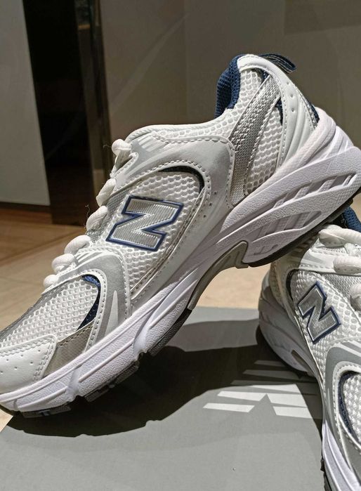Białe tenisówki New Balance 530 w rozmiarze 38