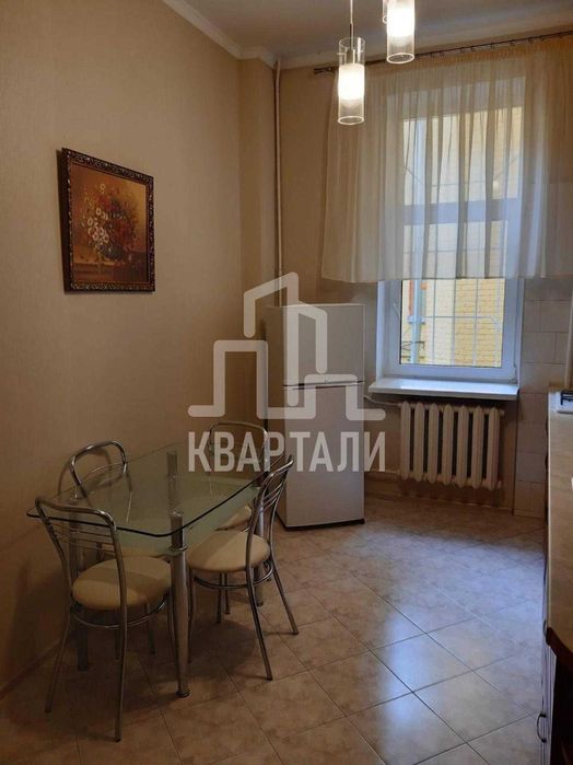 Продаж Центр  вул. Мала Житомирська 18 Майдан Незалежності 3х