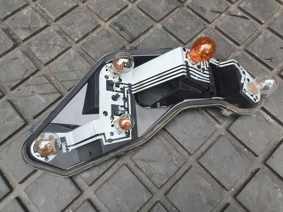 PEUGEOT 207 LIFT H/B (1) WKŁAD LAMPY TYLNEJ PRAWY ORG.
