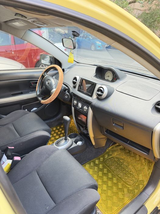 Продам Toyota Scion 2004