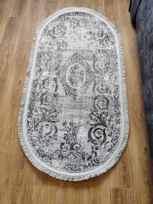 Современние ковры в сером цвете