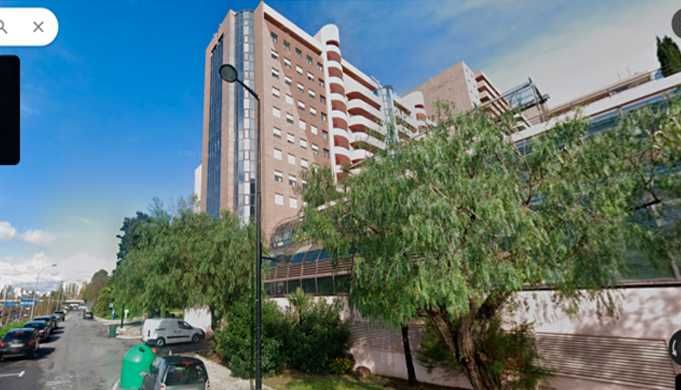 Arrecadação em Lisboa junto à Universidade Católica