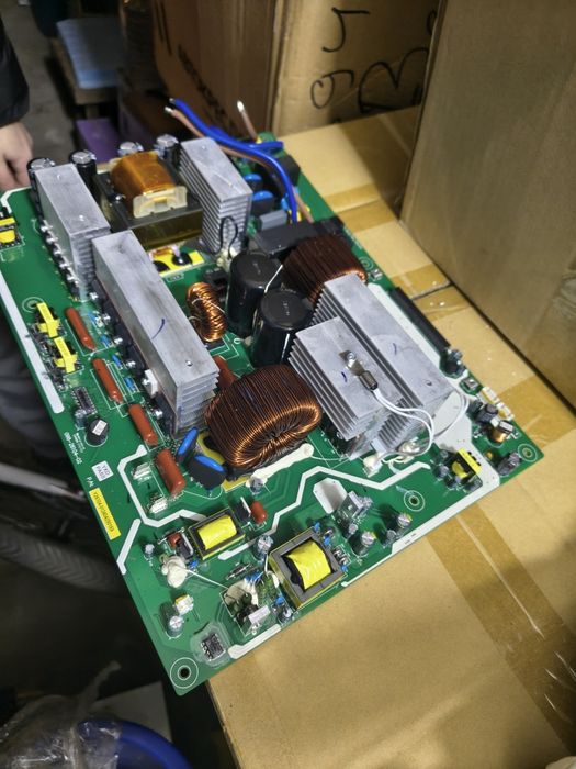 Інвертор Easun SMH ii 4,2KW 24V (під відновлення)