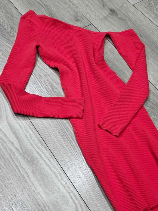 Prążkowana sukienka Bershka S