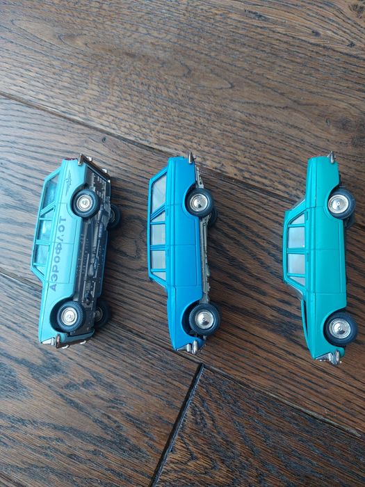 Машинки колекційні 1:43