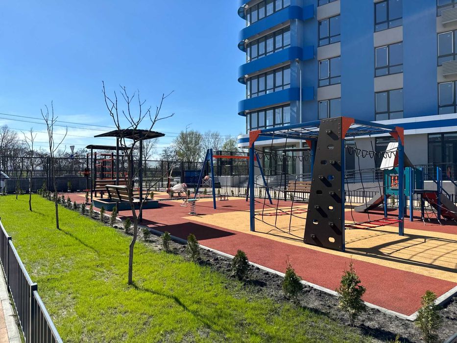 Простора 2к в ЖК Берег Дніпра, площа 78,1 м.кв з терасою 35 м.кв