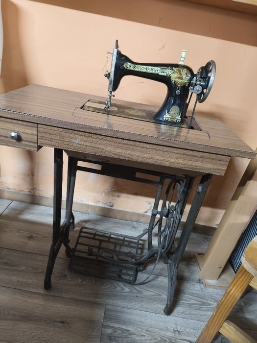 Maquina costura vintage muito antiga  Singer sigma