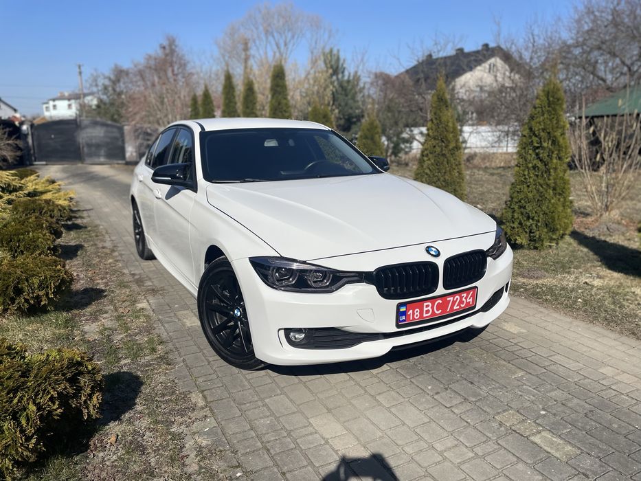 BMW 320I 2018 року