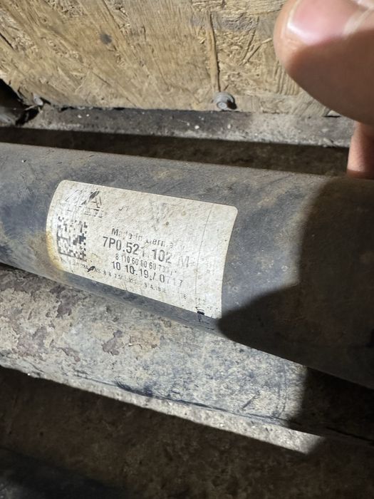 Карданий вал Tiguan 1  Touareg 2 NF.FL Audi q5