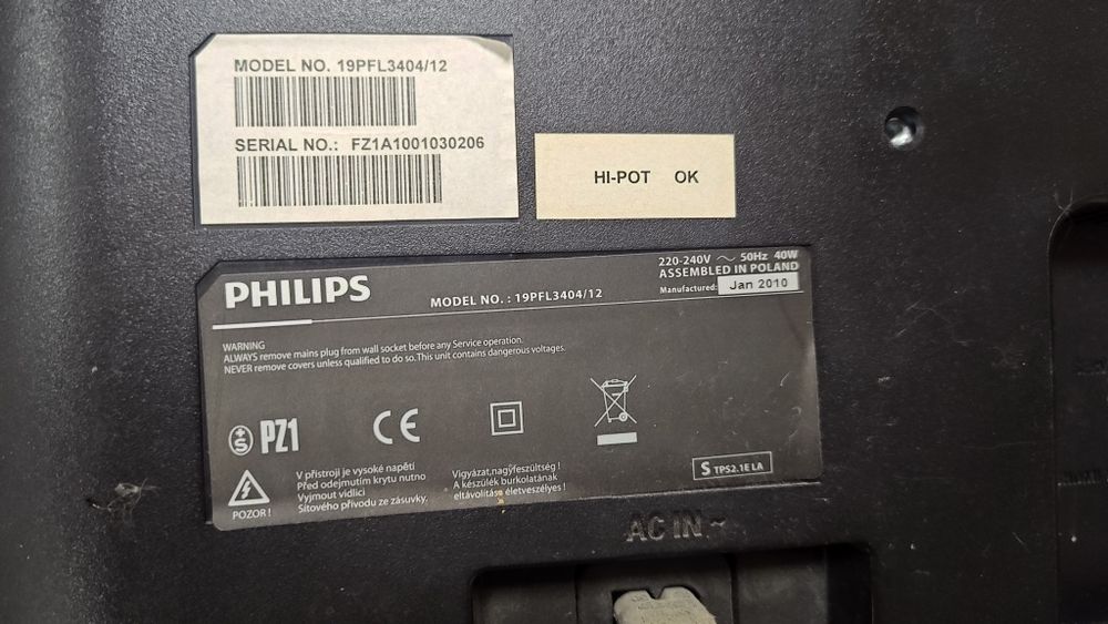 Телевізор Philips 19PFL3404/12 +кріплення на стіну