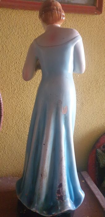 Antiga boneca muito bonita