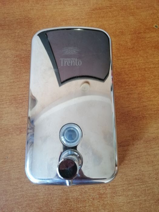 Дозатор для жидкого мыла