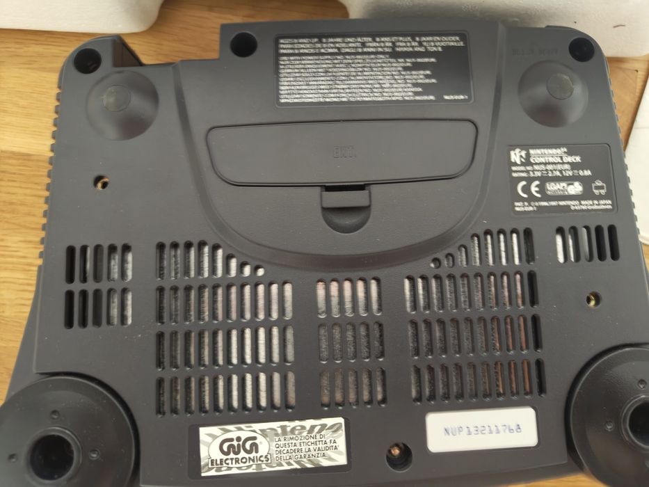 Nintendo 64 em caixa + Jogo Mario 64