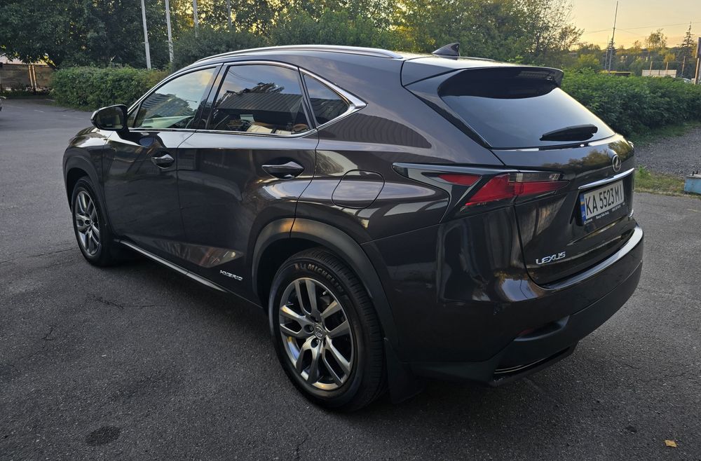 Lexus NX 300H 2015 авто для себе