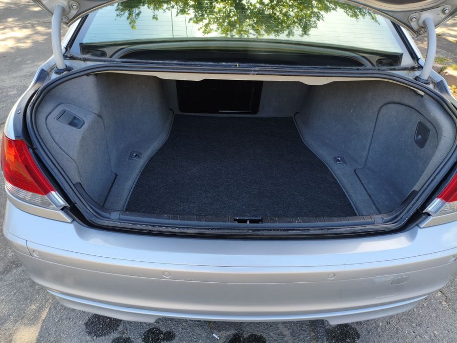 BMW    E65    735i
