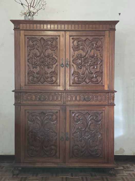 Movel louceiro antigo madeira de castanho