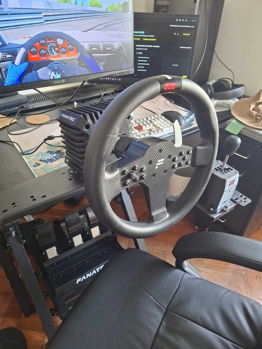 Simulador de automóveis (Fanatec, Next Level Racing e SHH Simulation)