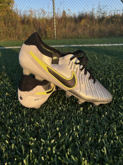 Buty Nike Tiempo z oryginalnym woreczkiem, hybryda.