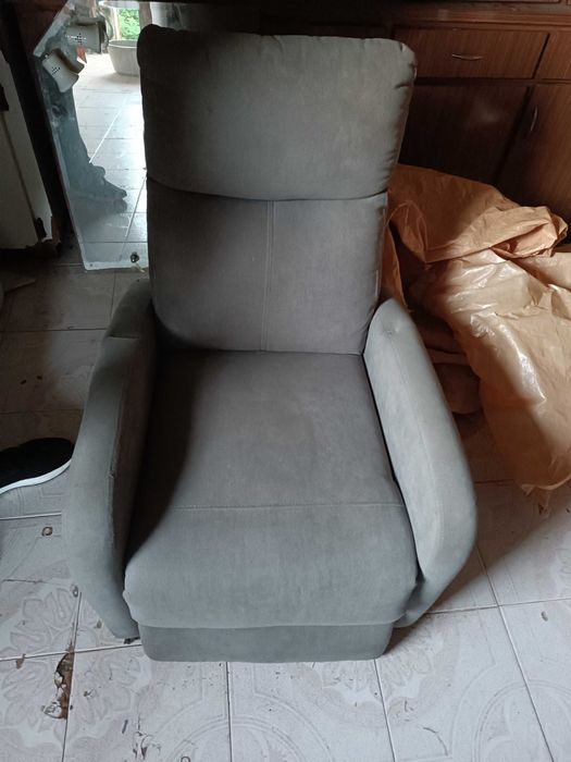 Sofá reclinável pouco uso