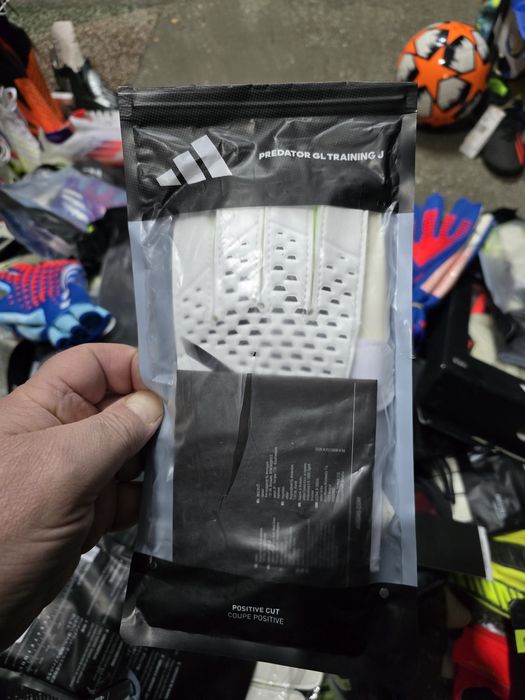 Воротарські рукавичкі adidas