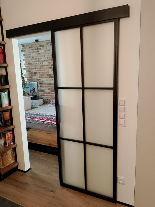 Montaż drzwi i paneli.drzwi zewnetrznych i P.Poz.Dopasowanie skrzydła