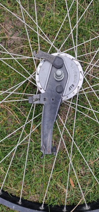 Obręcz felga  aluminiowa przód tył Alesa