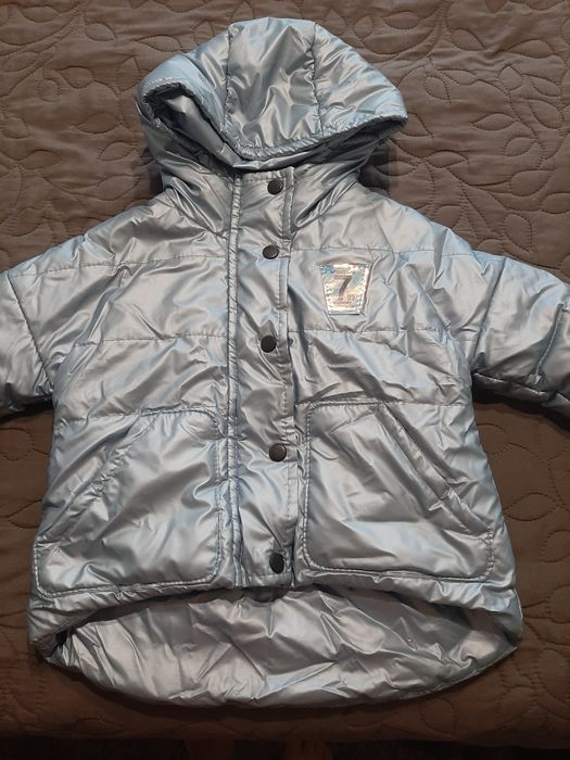 Куртка для дівчинки.