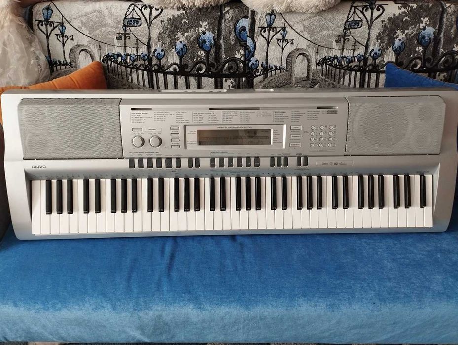 Синтезатор CASIO WK-210