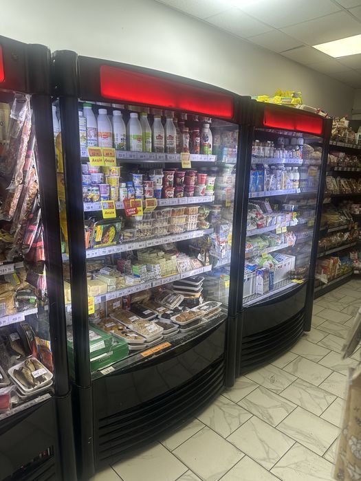 Продам холодильні віртрмни - регал!