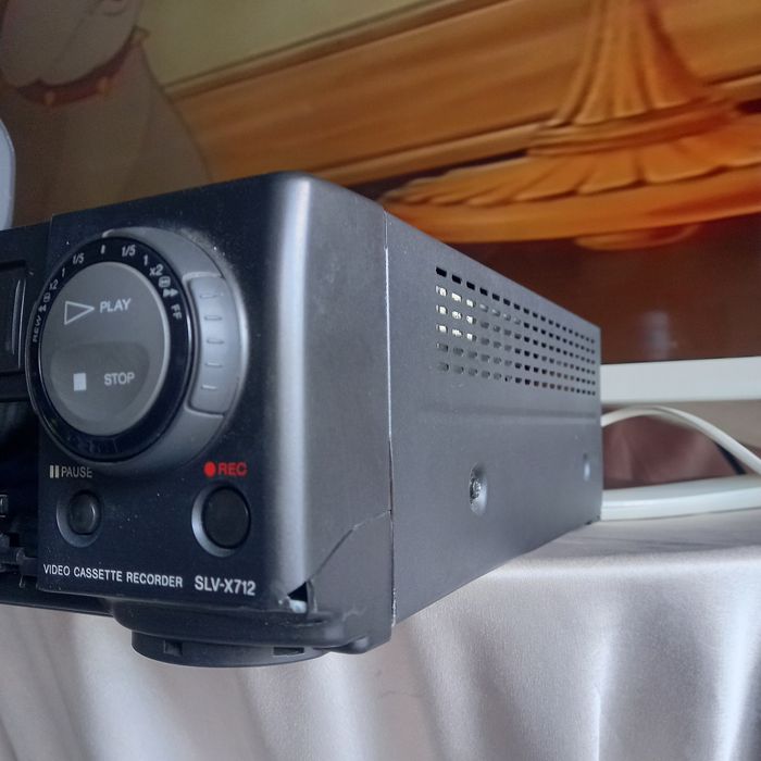 Видео магнитофон SONY SLV-X712SG