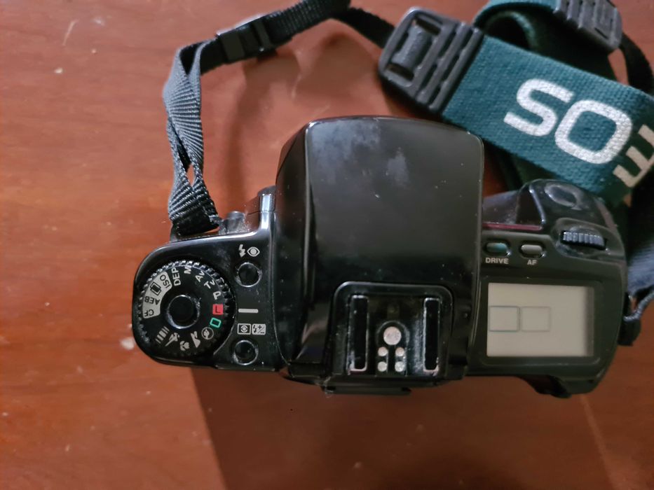 Conjunto Canon EOS 1000F N, EOS 100 e Kodak 100 -  Vintage de rolo