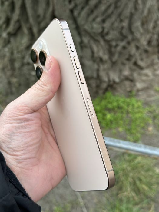 Продам IPhone 16 PRO MAX 256 Neverlock