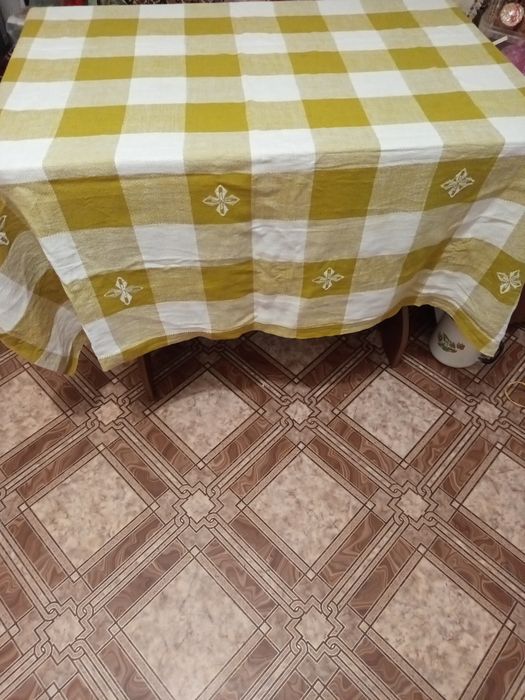 Скатертини ,льон