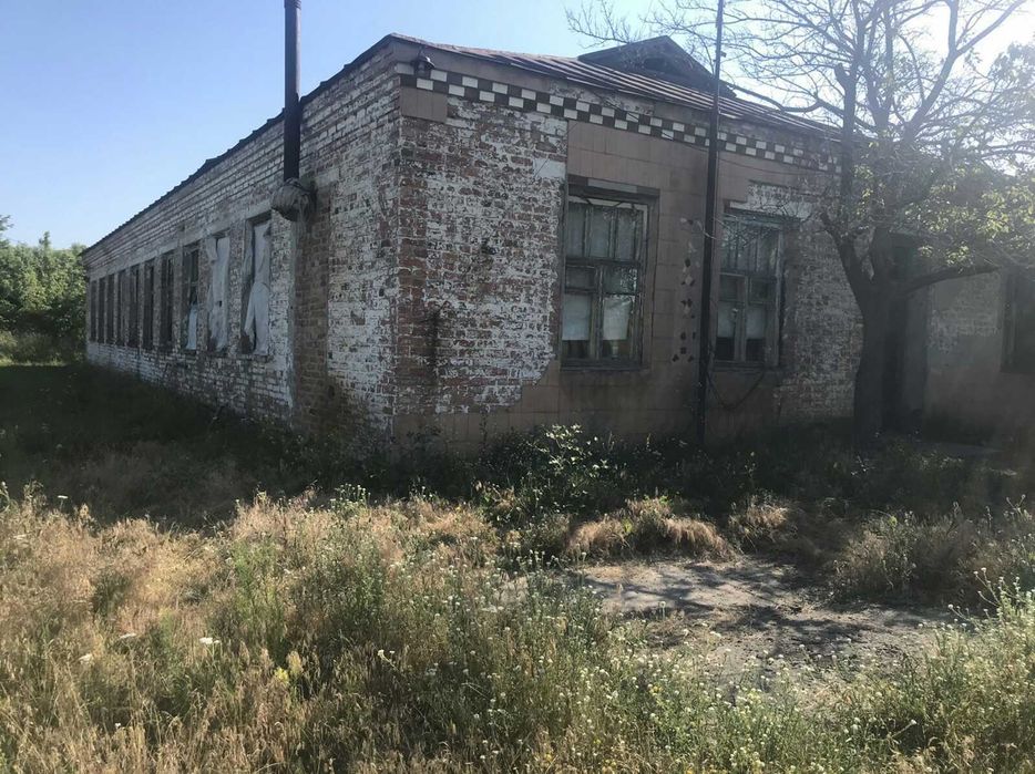 Промислова база 241,9 м² на гігантській ділянці 2,2 га, с-ще Гоголеве