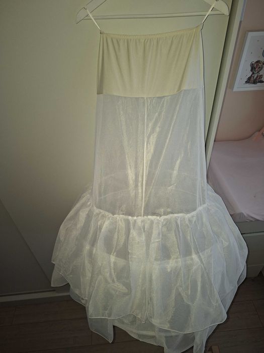 Halka koło pod suknie ślubna bianco evento