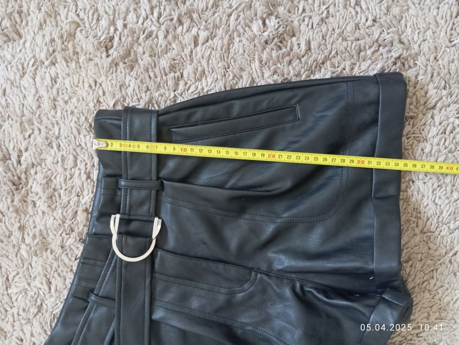 Шорты  из экокожи на девушку р .S (34)