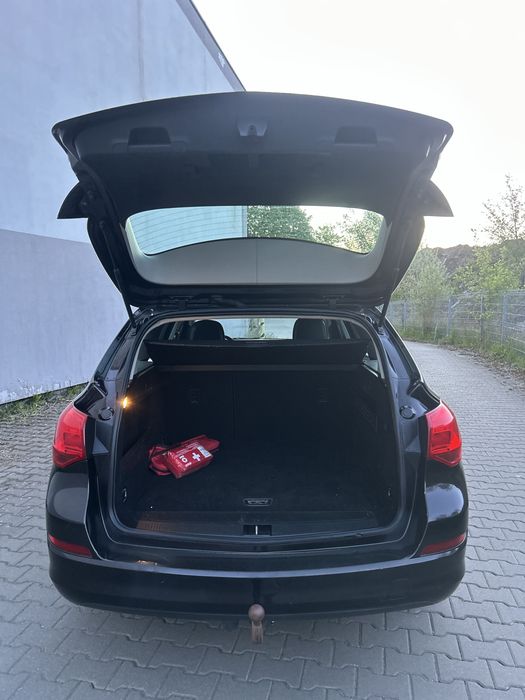 Opel Astra J 2011r 1.4 benzyna  Zadbany