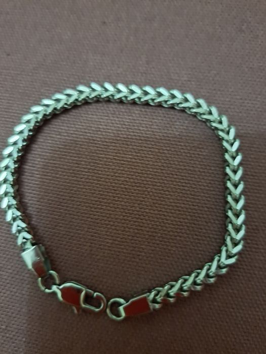 Pulseira em aço nova
