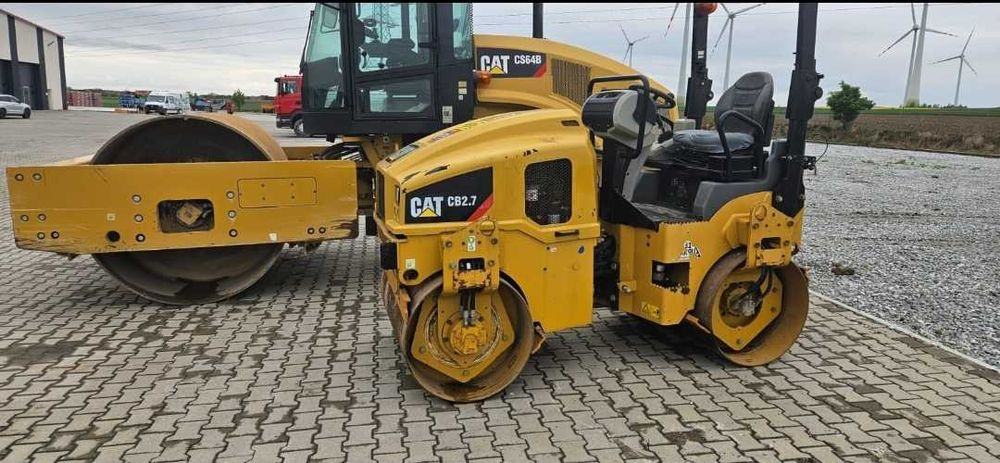 Wynajem mini koparki 8 t z pracownikiem CAT 301.8