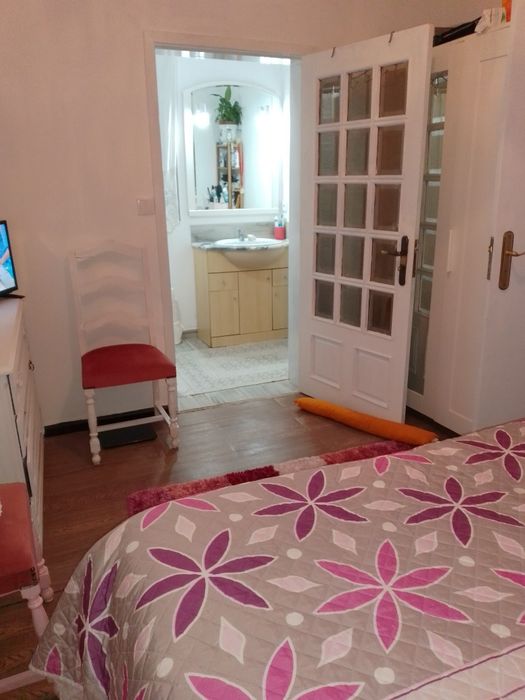 Aluga-se Quarto com casa de banho