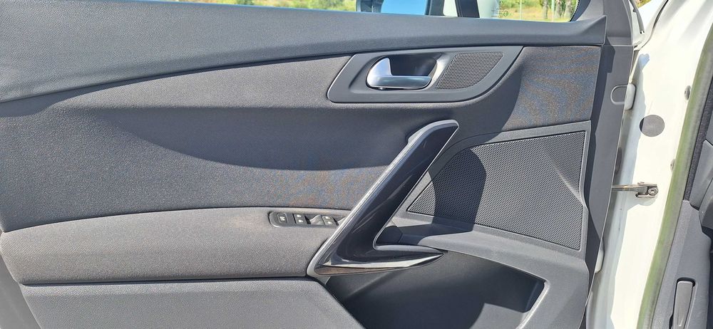 Carro Peugeot 508