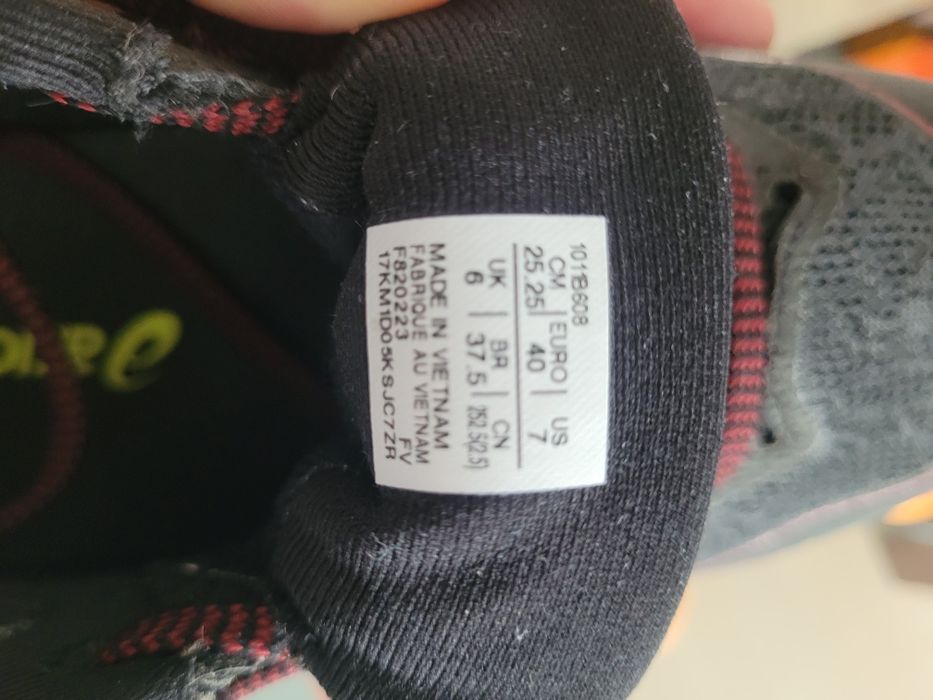 Sapatilhas ASICS Tamanho 40