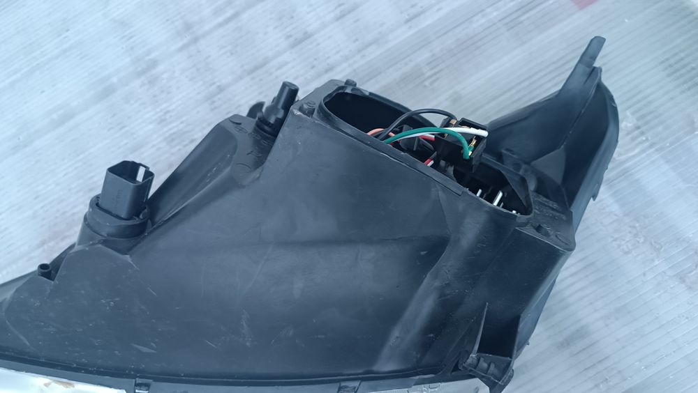 Vendo farol direito de Ford focus ano 1998/2003