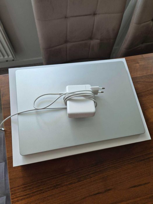 MacBook Pro 16" (2023) – Apple M3 Pro, 18 GB RAM, 512 GB SSD – stan idealny