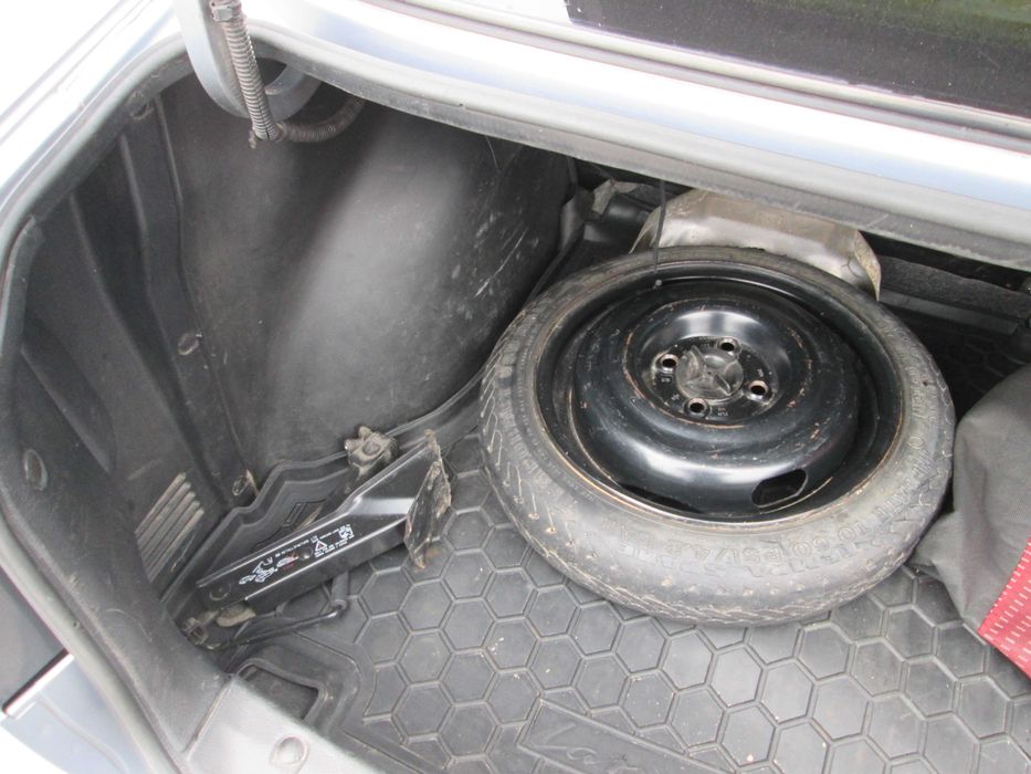 Продам автомобиль Део Ланос