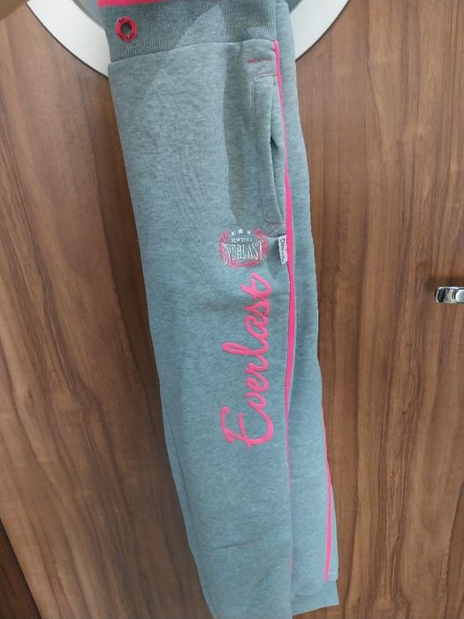 Oryginalne spodnie dresowe Everlast na 152-160cm