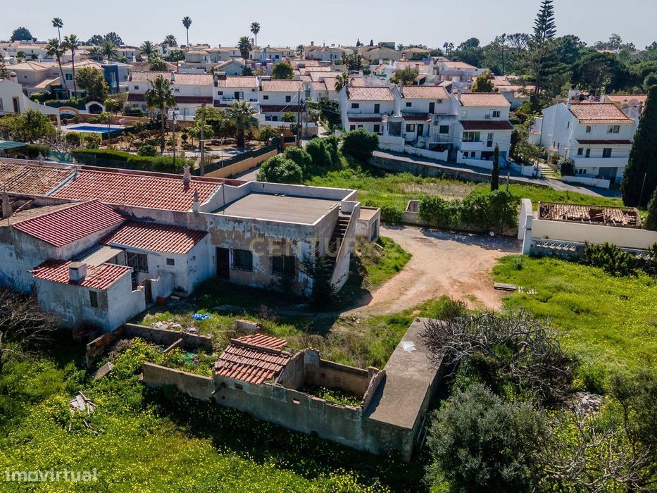 Moradia com Projeto Aprovado em Localização Premium – Sesmarias, Albuf