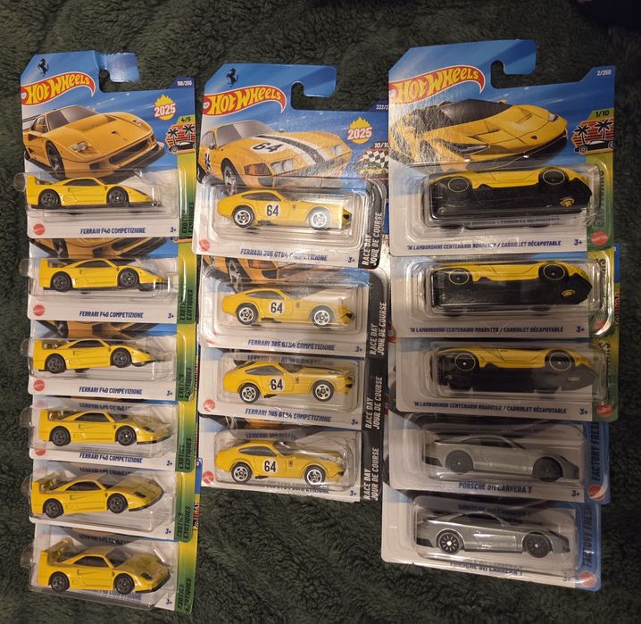 Lote 15 Hot Wheels Amarelos Ferrari Lamborghini Porsche